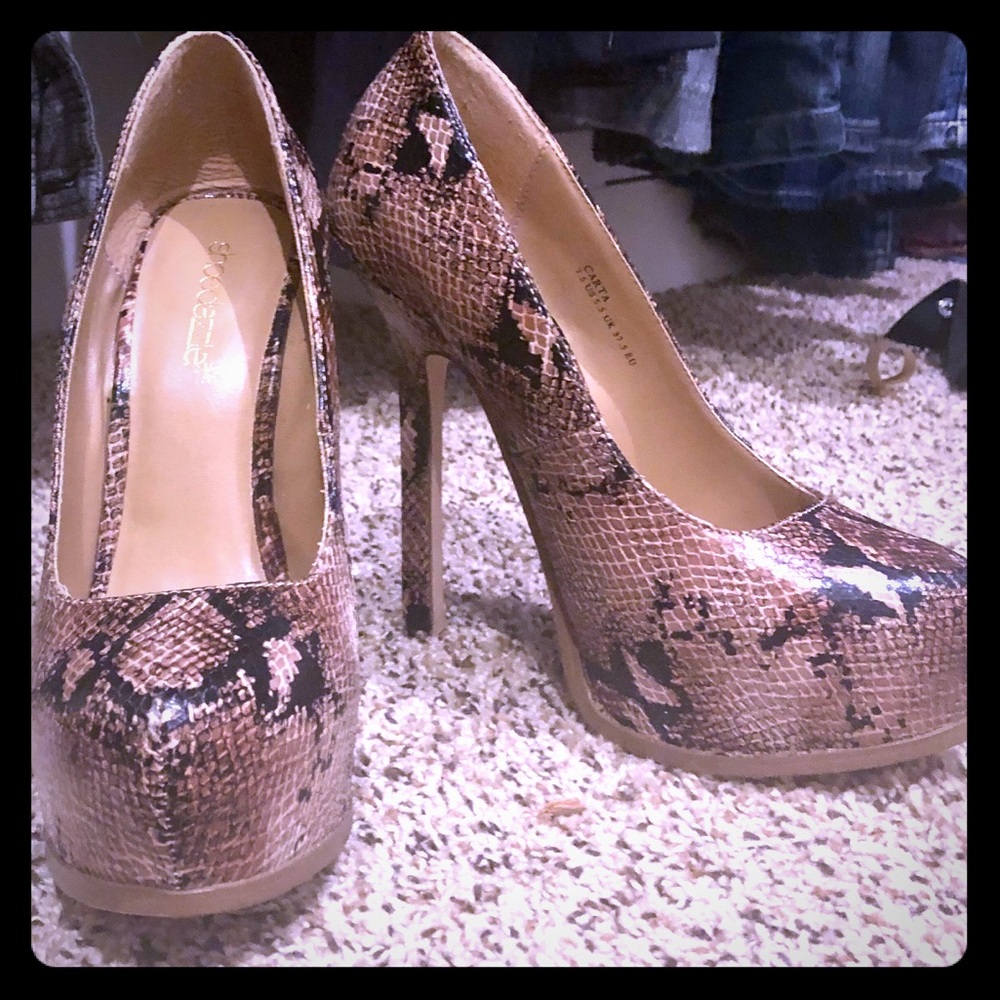 Shoedazzle Faux Snakeskin Pumps! New! Sz. 7.5